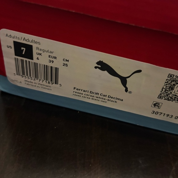 Athletic_Shoes